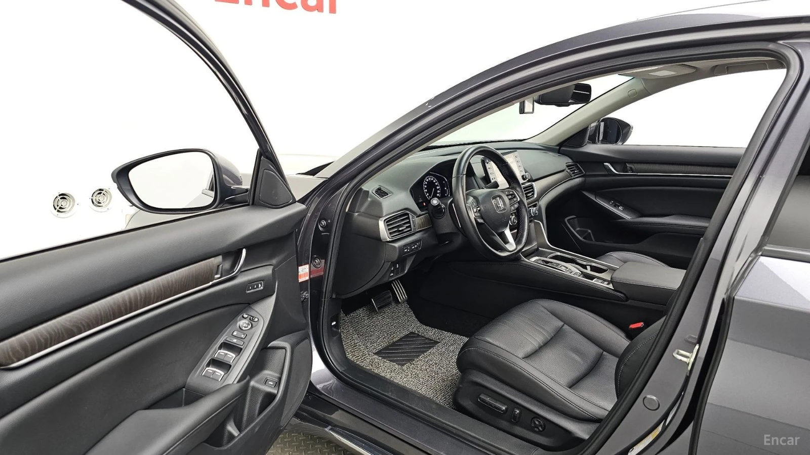 Honda Accord * Sport 2.0T* ПАНО* KEYLESS* Camera* ПОДГРЕВ* , снимка 10 - Автомобили и джипове - 55570844