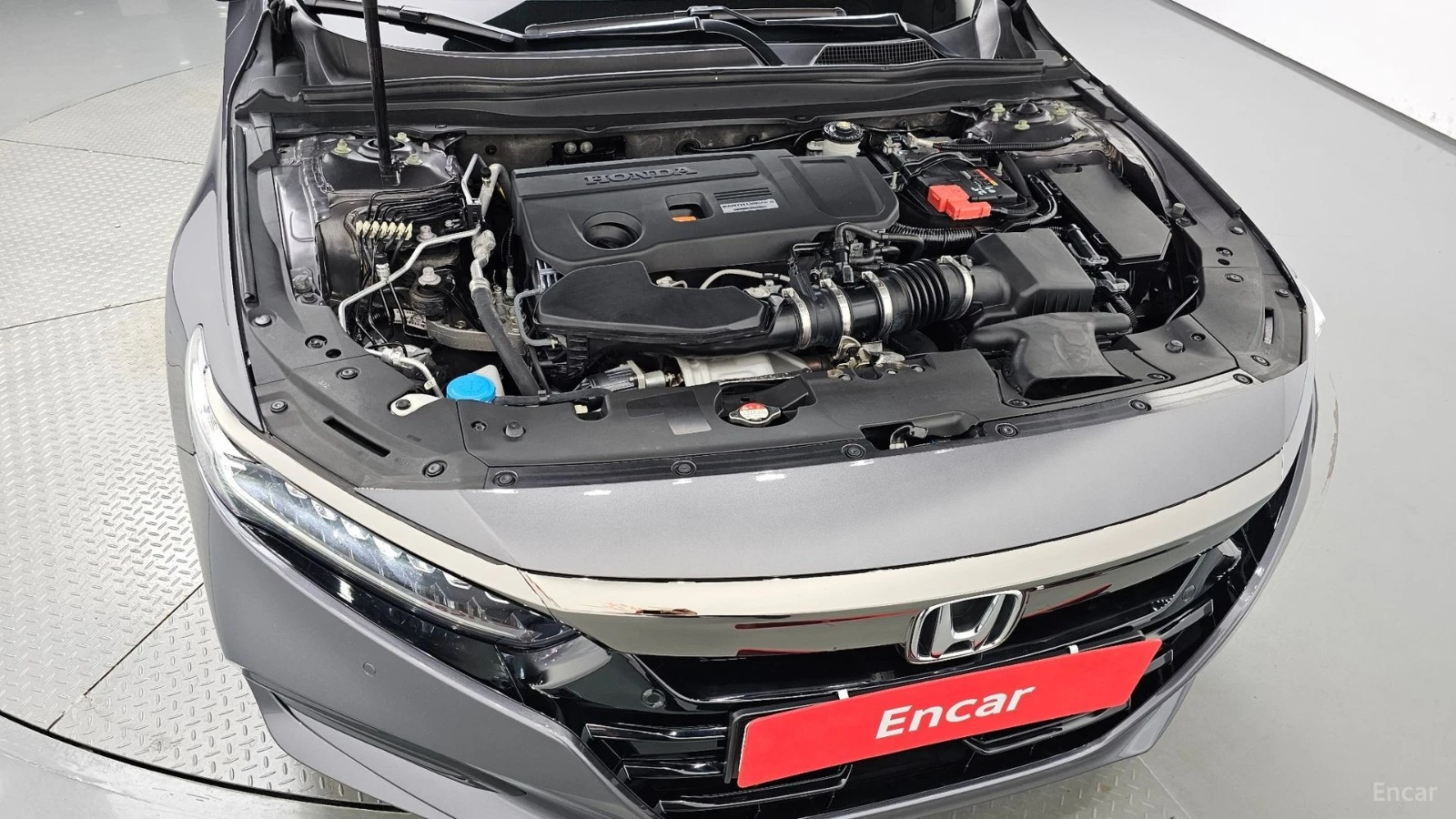 Honda Accord * Sport 2.0T* ПАНО* KEYLESS* Camera* ПОДГРЕВ* , снимка 6 - Автомобили и джипове - 55570844