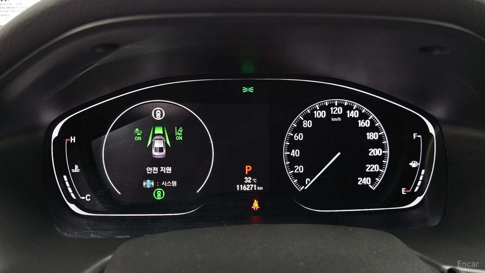 Honda Accord * Sport 2.0T* ПАНО* KEYLESS* Camera* ПОДГРЕВ* , снимка 8 - Автомобили и джипове - 55570844