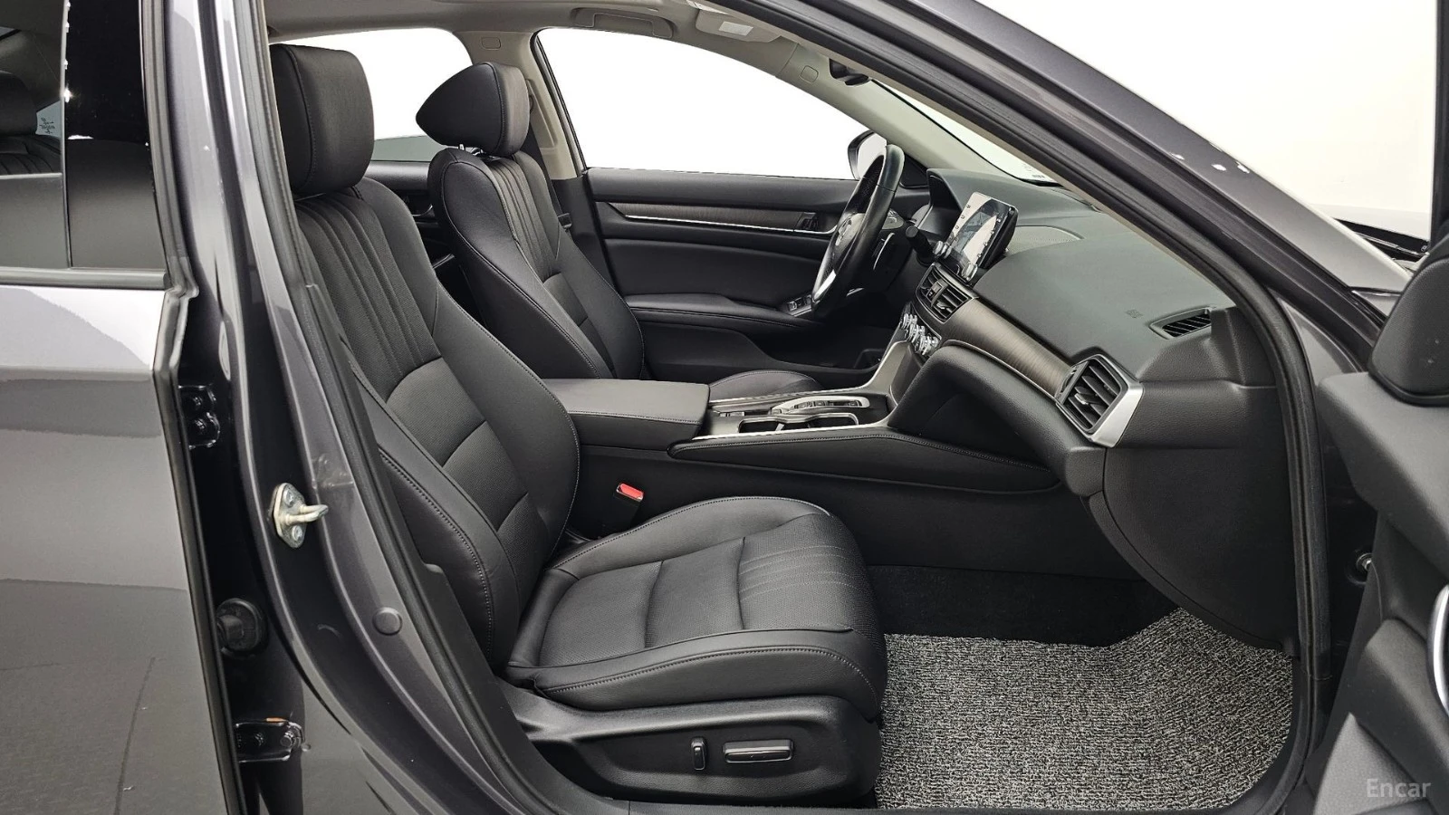 Honda Accord * Sport 2.0T* ПАНО* KEYLESS* Camera* ПОДГРЕВ* , снимка 11 - Автомобили и джипове - 55570844