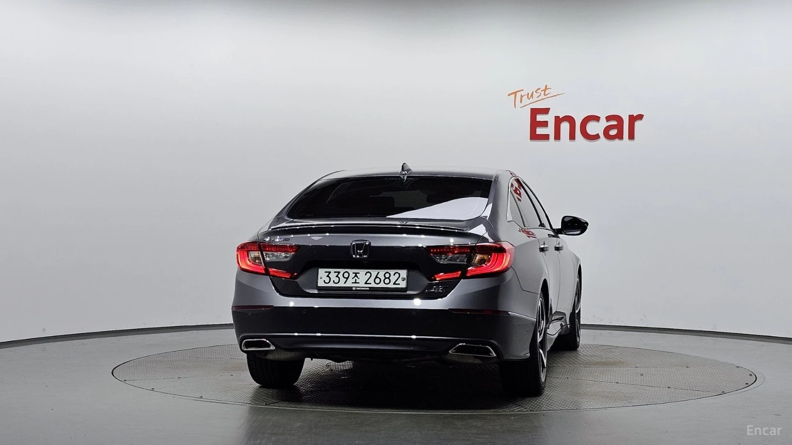 Honda Accord * Sport 2.0T* ПАНО* KEYLESS* Camera* ПОДГРЕВ* , снимка 4 - Автомобили и джипове - 55570844