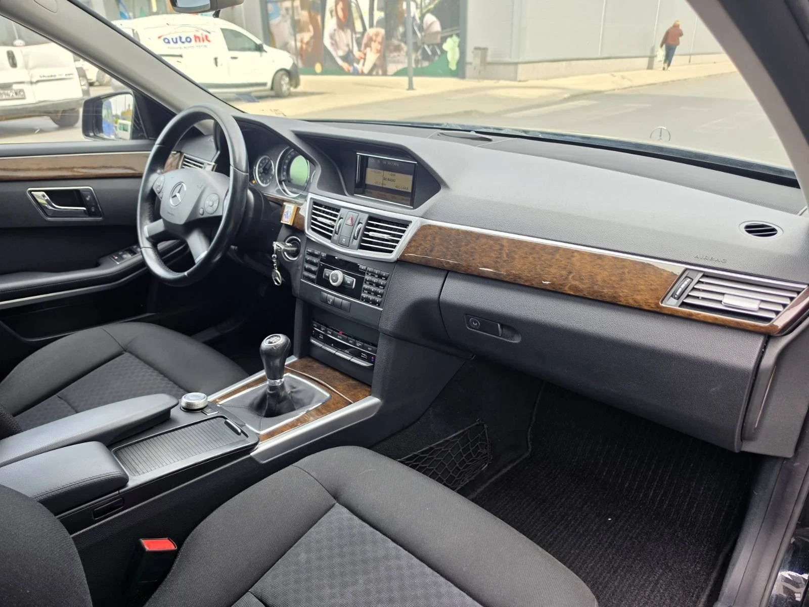 Mercedes-Benz E 250 Регистриран , снимка 9 - Автомобили и джипове - 56302950
