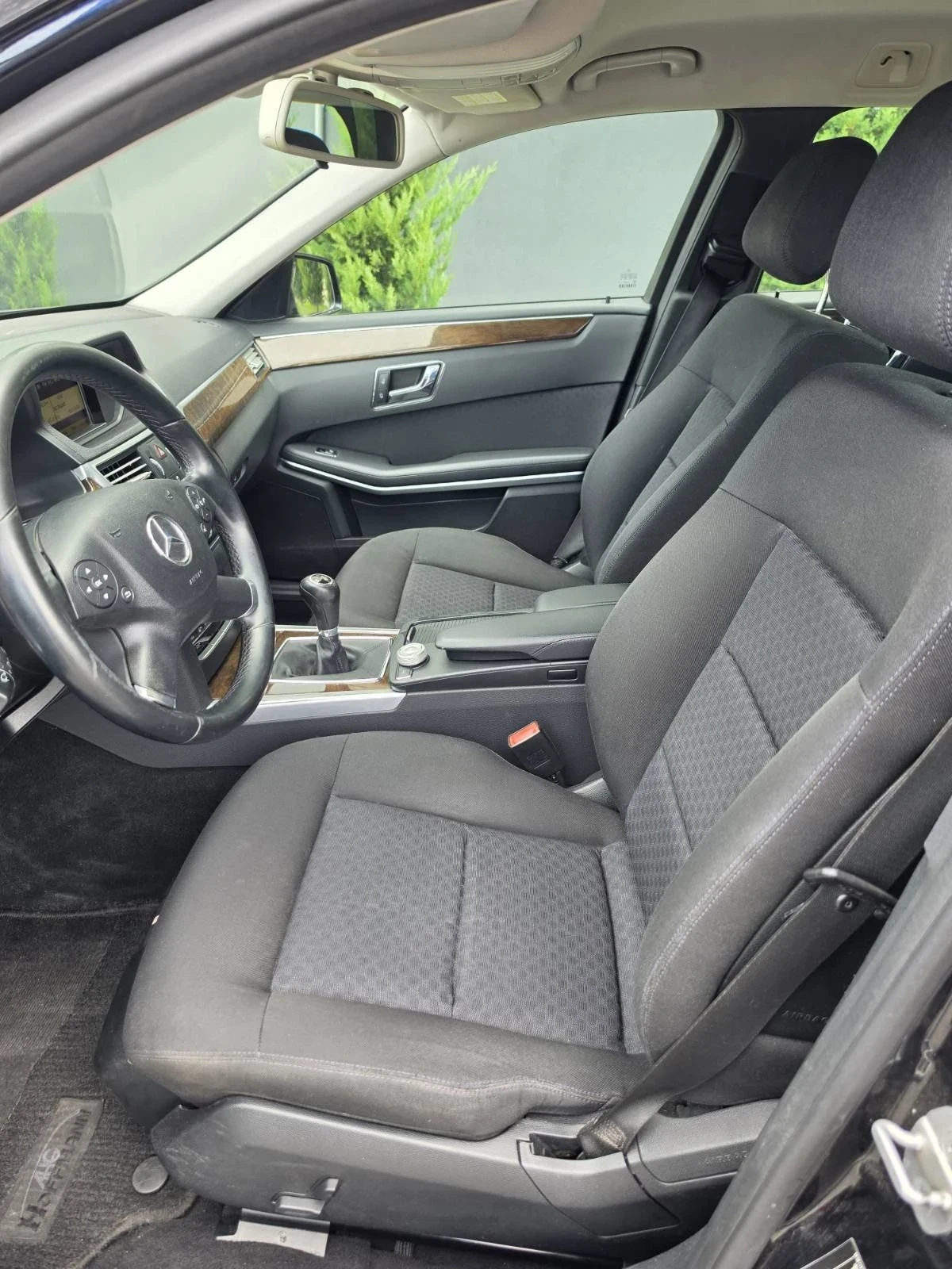 Mercedes-Benz E 250 Регистриран , снимка 13 - Автомобили и джипове - 56302950