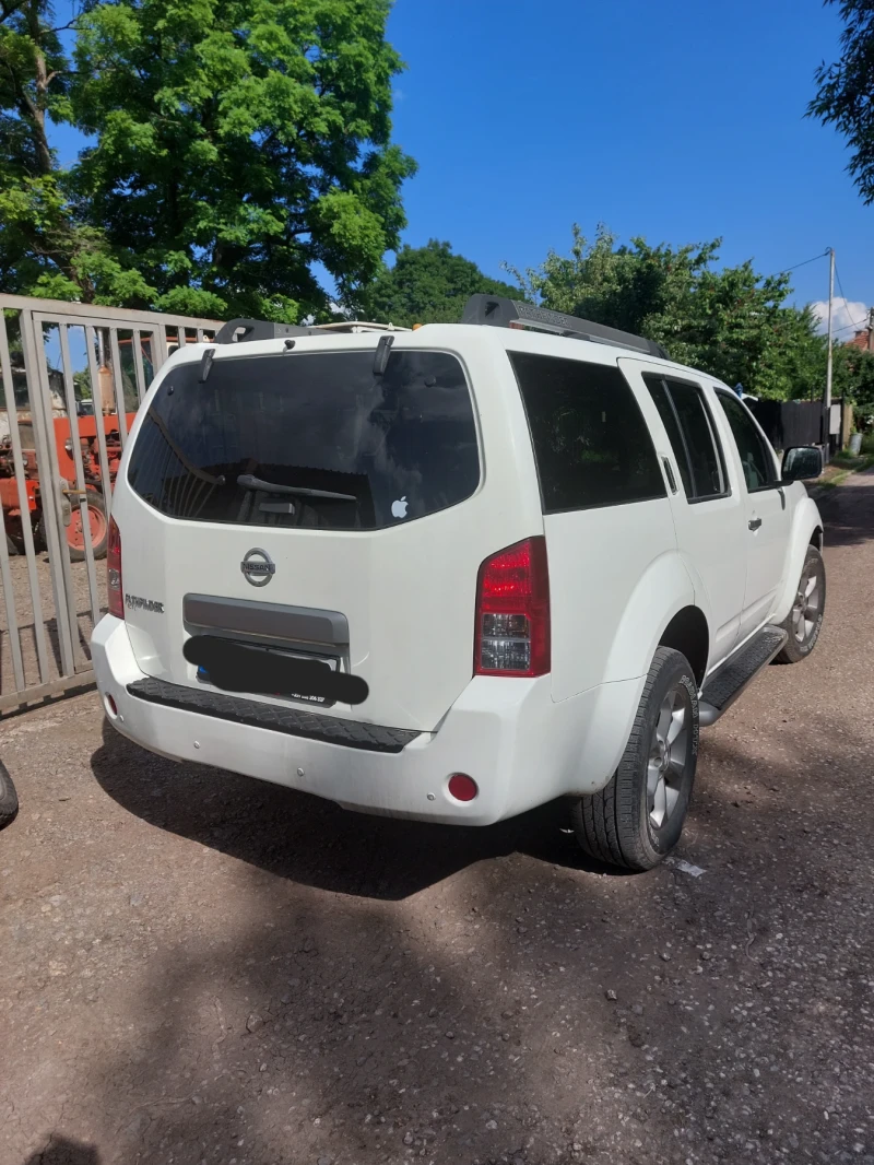 Nissan Pathfinder, снимка 3 - Автомобили и джипове - 52400873