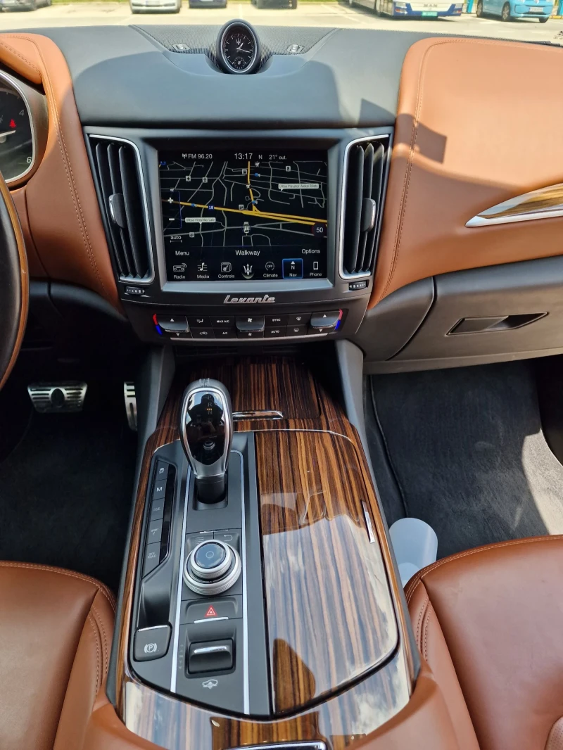 Maserati Levante, снимка 11 - Автомобили и джипове - 52299806