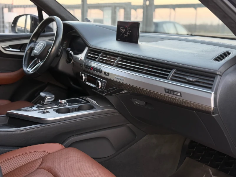 Audi SQ7 2018г* EXCLUSIVE* FULL MAX* 150.000KM* 7Местен* , снимка 12 - Автомобили и джипове - 52807216