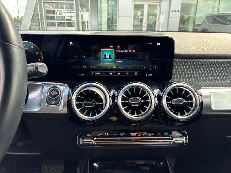 Mercedes-Benz GLB * 250 * CARFAX * БЕЗ ПЪРВОНАЧАЛНА ВНОСКА, снимка 9 - Автомобили и джипове - 52935711