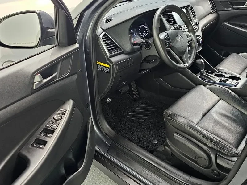 Hyundai Tucson Tucson Diesel 1.7 2Wd Smart, снимка 10 - Автомобили и джипове - 54939342