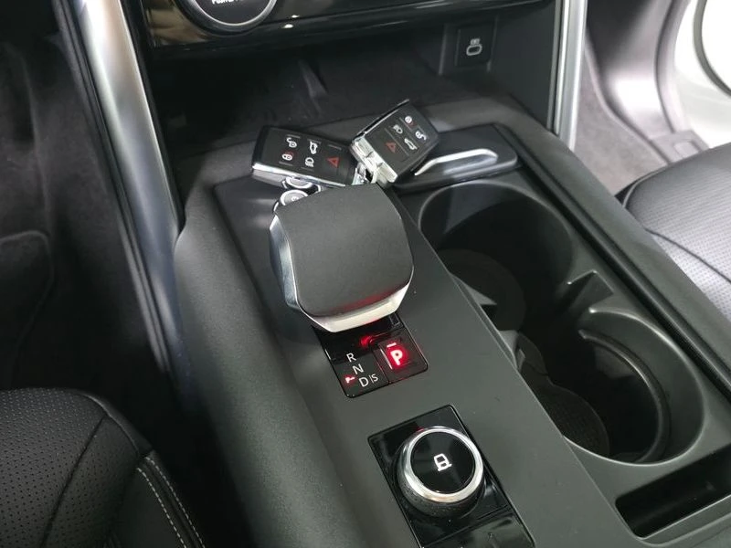 Land Rover Discovery 3.0 Automatic, снимка 9 - Автомобили и джипове - 55845853