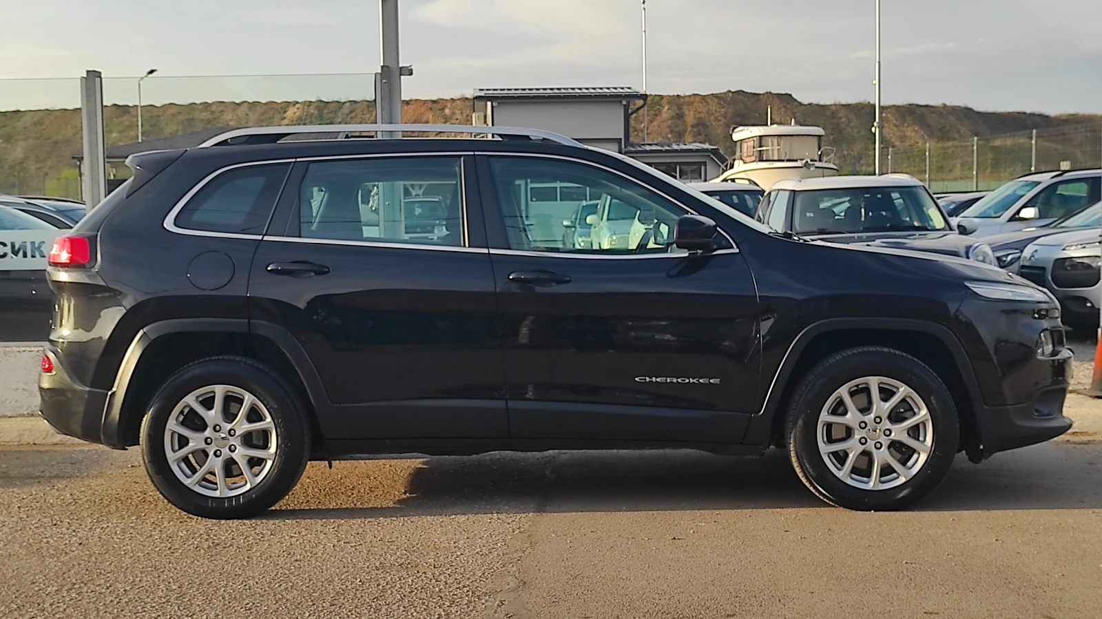 Jeep Cherokee LONGITUDE EDITION EURO-6B 138x.km!!! - изображение 4