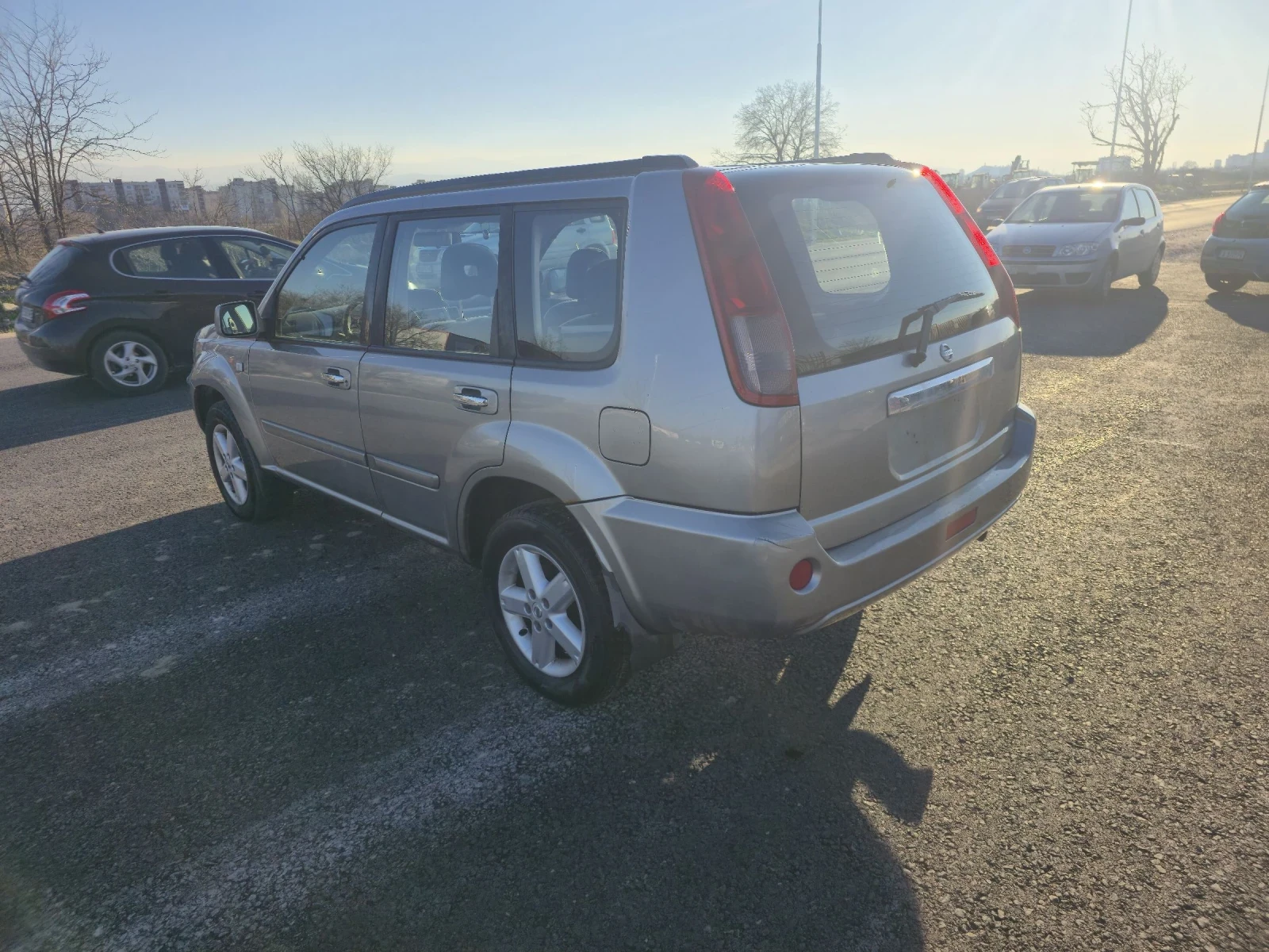 Nissan X-trail 2.2, снимка 6 - Автомобили и джипове - 53715632