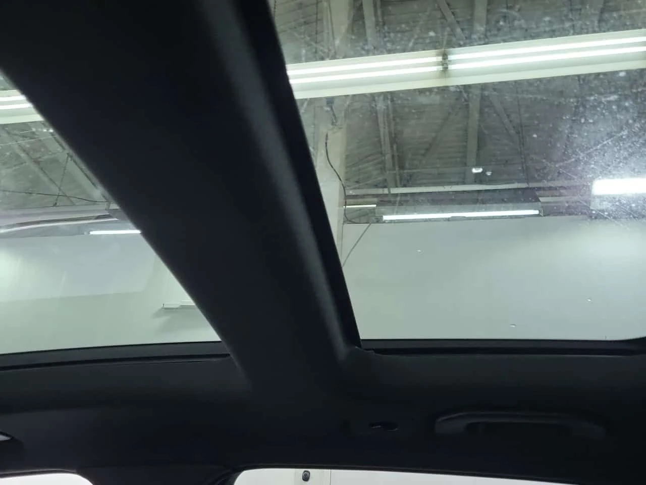 Mercedes-Benz GLC 300 * CARFAX * 2 КЛЮЧА * ПАНОРАМА * , снимка 8 - Автомобили и джипове - 54046783