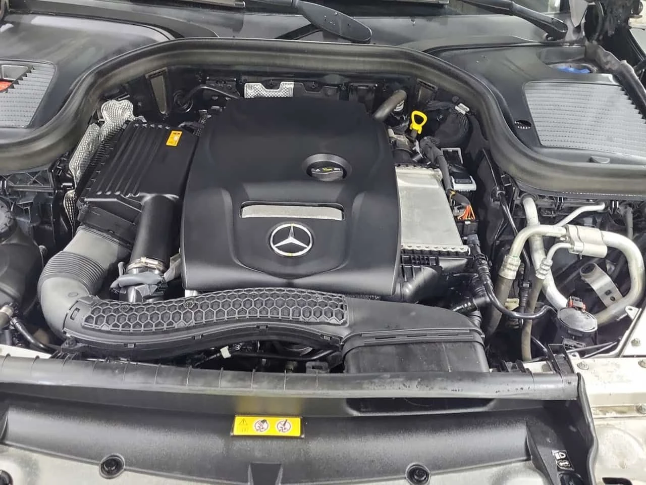 Mercedes-Benz GLC 300 * CARFAX * 2 КЛЮЧА * ПАНОРАМА * , снимка 17 - Автомобили и джипове - 54046783