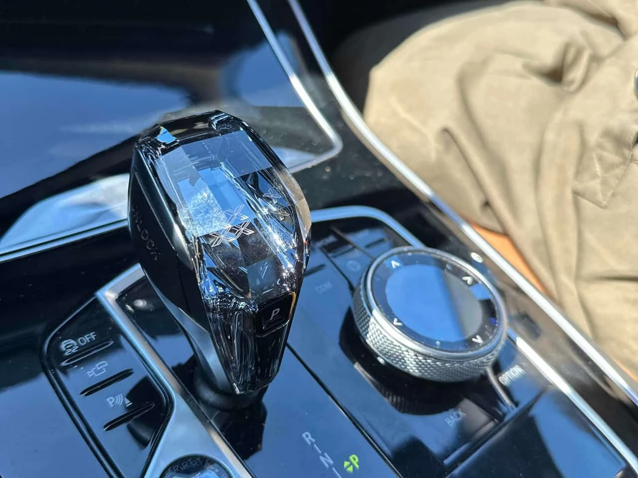 BMW X5 | DISTRONIC| SWAROVSKI| SKY LOUNGE| SOFT CLOSE, снимка 15 - Автомобили и джипове - 54229120