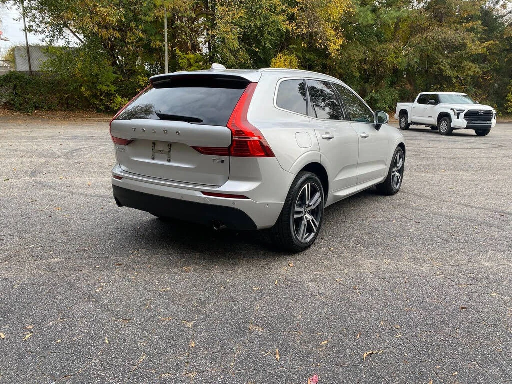 Volvo XC60 T5 MOMENTUM/PANO/LANE ASSIST/FULL DIGITAL/AWD, снимка 6 - Автомобили и джипове - 54519567
