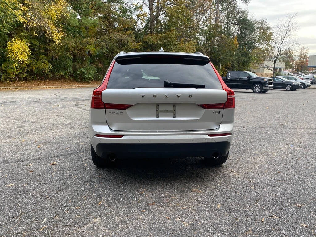 Volvo XC60 T5 MOMENTUM/PANO/LANE ASSIST/FULL DIGITAL/AWD, снимка 4 - Автомобили и джипове - 54519567