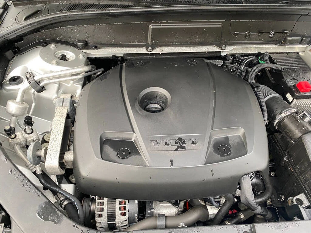 Volvo XC60 T5 MOMENTUM/PANO/LANE ASSIST/FULL DIGITAL/AWD, снимка 15 - Автомобили и джипове - 54519567