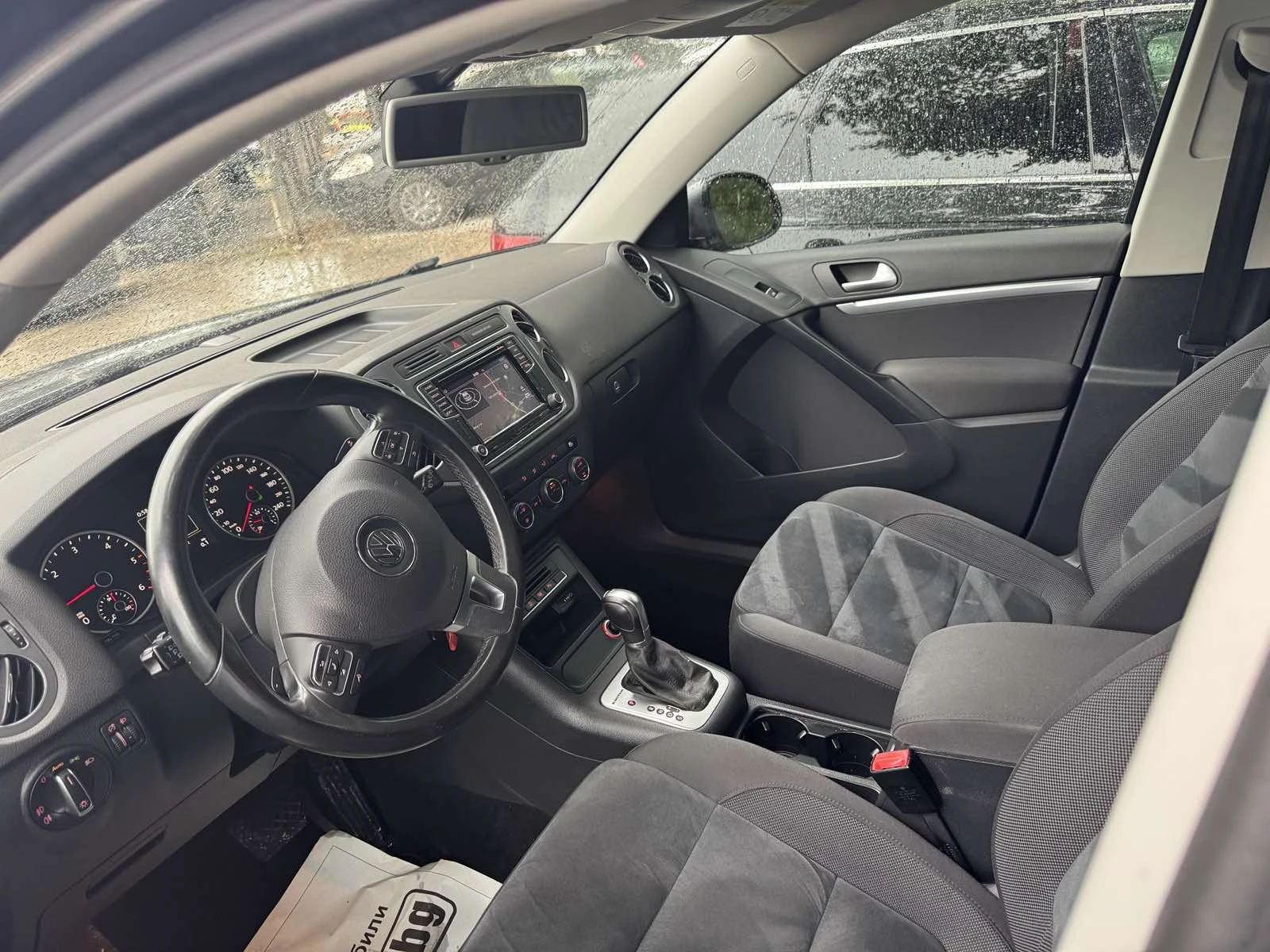 VW Tiguan 2000TDI/DSG, 150kc/4x4, снимка 16 - Автомобили и джипове - 55263540
