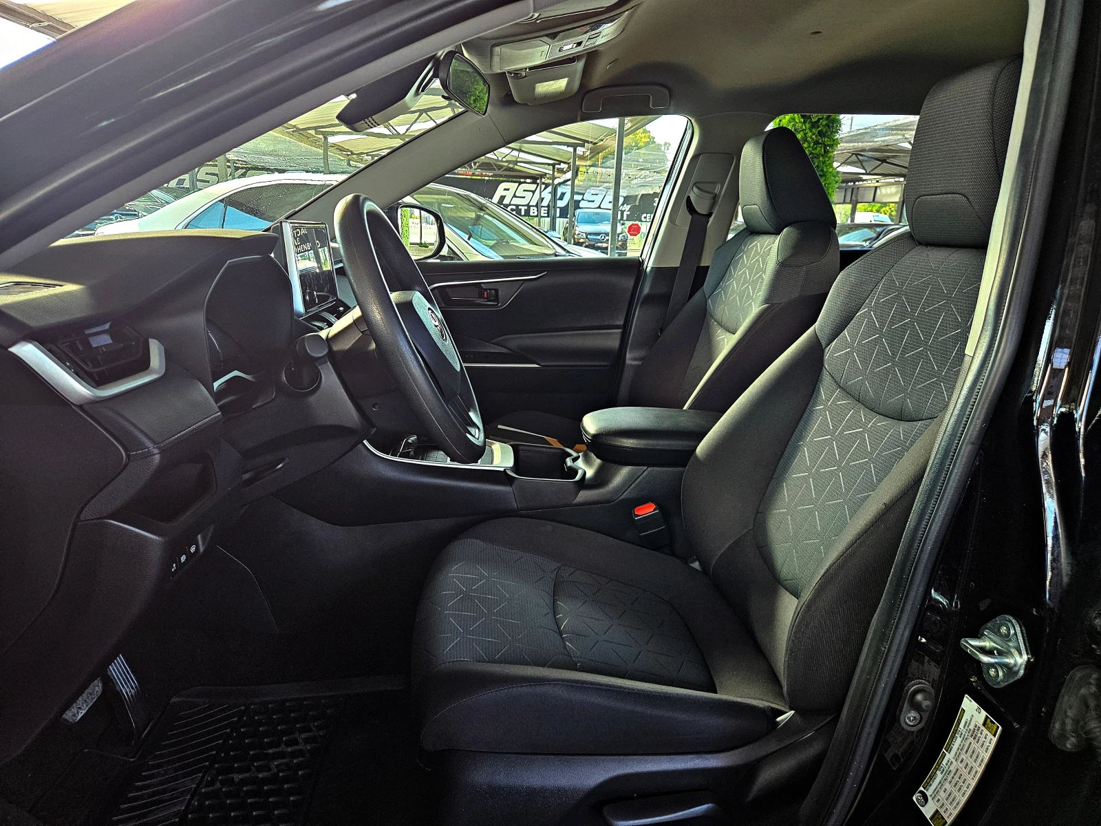 Toyota Rav4 MULTI-TERRAIN/CAMERA/CAR PLAY/ПОДГРЕВ/BLIND SPOT, снимка 15 - Автомобили и джипове - 56008078