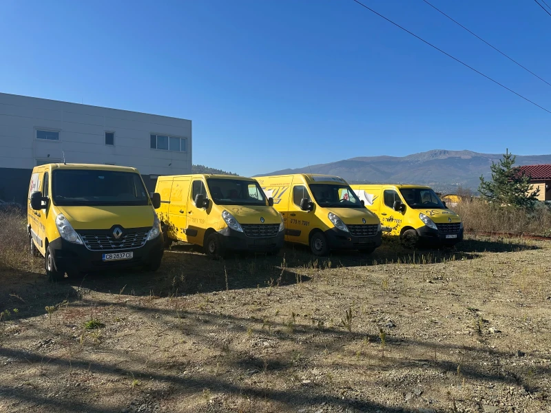 Renault Master 4бр. - В движение , снимка 1 - Бусове и автобуси - 47691978