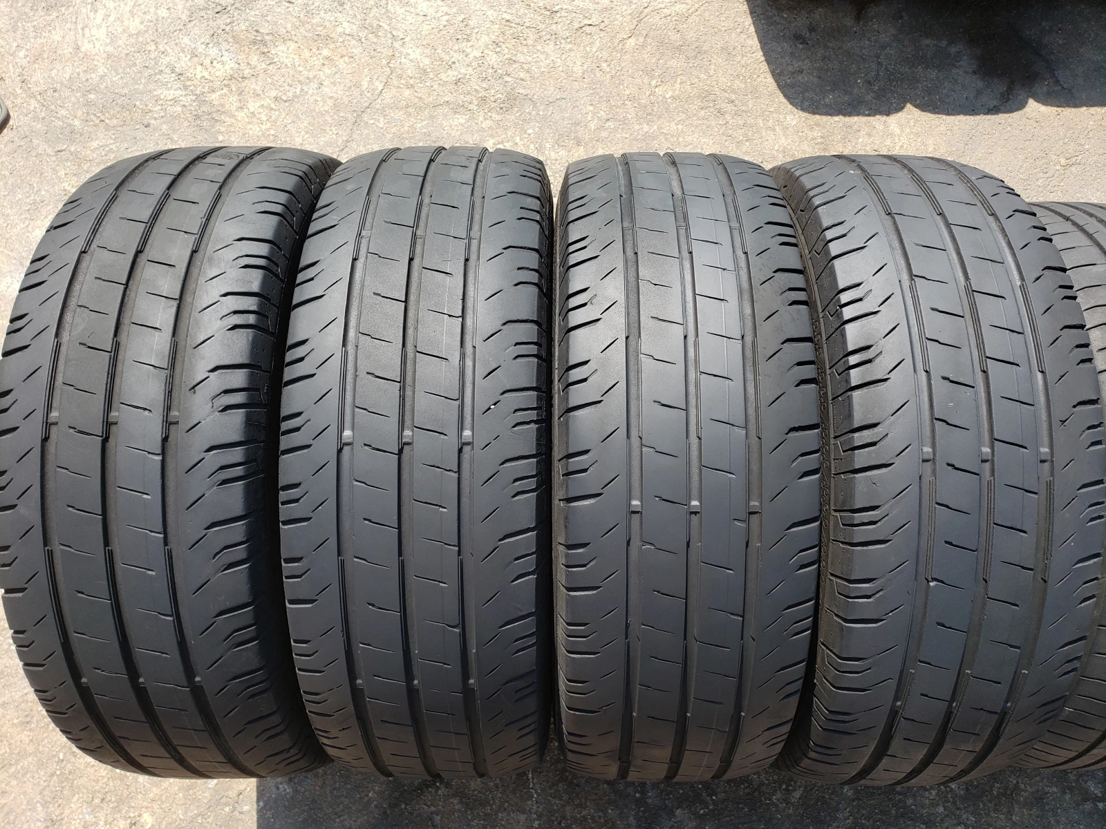 Гуми Летни 235/65R16, снимка 2 - Гуми и джанти - 54250749