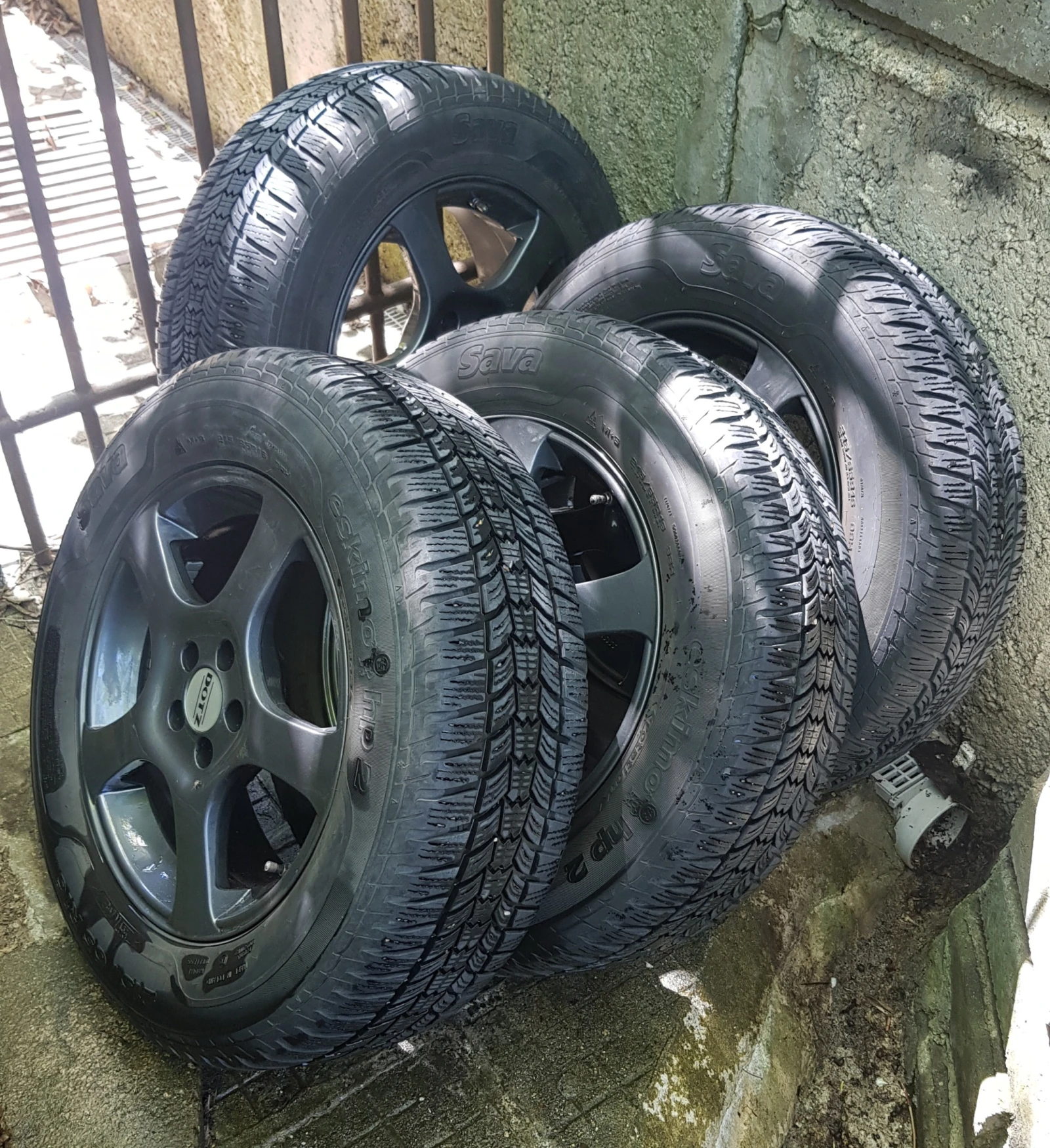 Гуми с джанти Sava 215/65R16