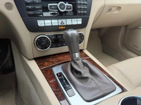 Mercedes-Benz C 350 4Matic * Подгрев * Панорама * Парктроници * , снимка 10