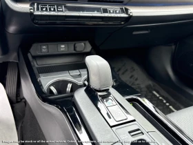 Toyota Prius Limited AWD PHEV 13.6kWh, снимка 5