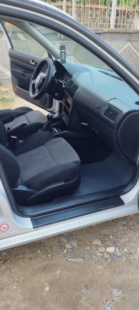 VW Golf 1.9 TDI 116 Коня 6 скорости* * - 4700 лв. - 15801462 9