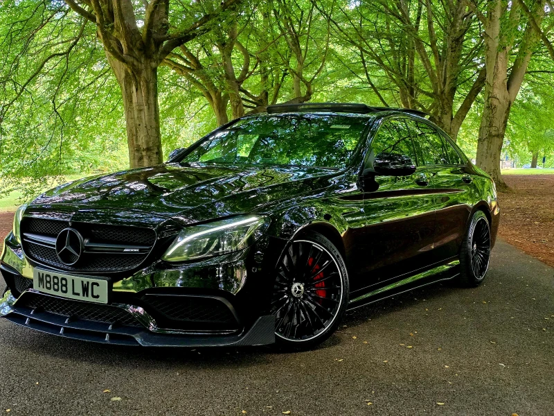 Mercedes-Benz C 63 AMG 680 коня Stage 2 Full Carbon Fiber pack, снимка 2 - Автомобили и джипове - 52589591