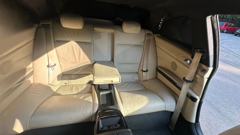 BMW 330 xdrive, снимка 11 - Автомобили и джипове - 51477849