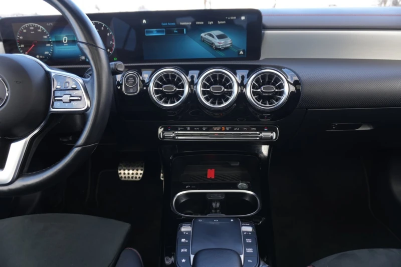 Mercedes-Benz CLA 250 4MATIC * Панорама * KEYLESS * AMG пакет * Carfax , снимка 16 - Автомобили и джипове - 53460498