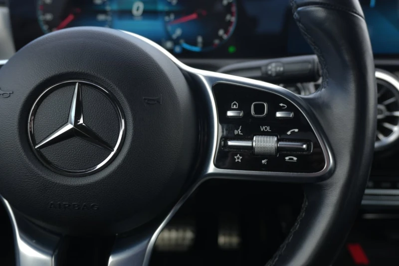 Mercedes-Benz CLA 250 4MATIC * Панорама * KEYLESS * AMG пакет * Carfax , снимка 14 - Автомобили и джипове - 53460498