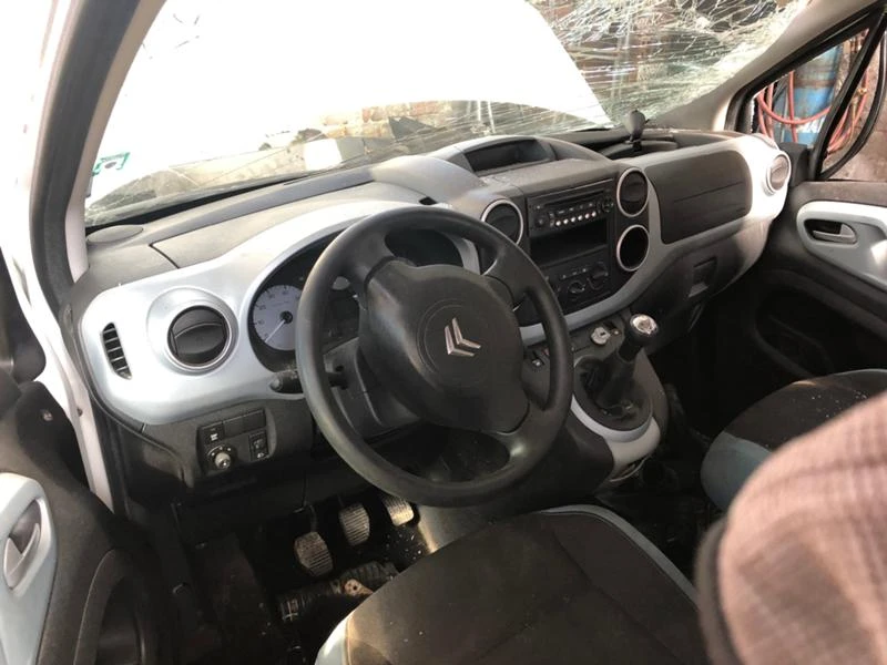 Citroen Berlingo 1.6 hdi 90k, снимка 2 - Автомобили и джипове - 35904558