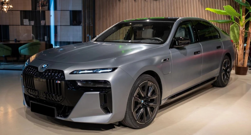 BMW 760 M760e Plug-in Hybrid xDrive - 255999 лв. - 38468787 1