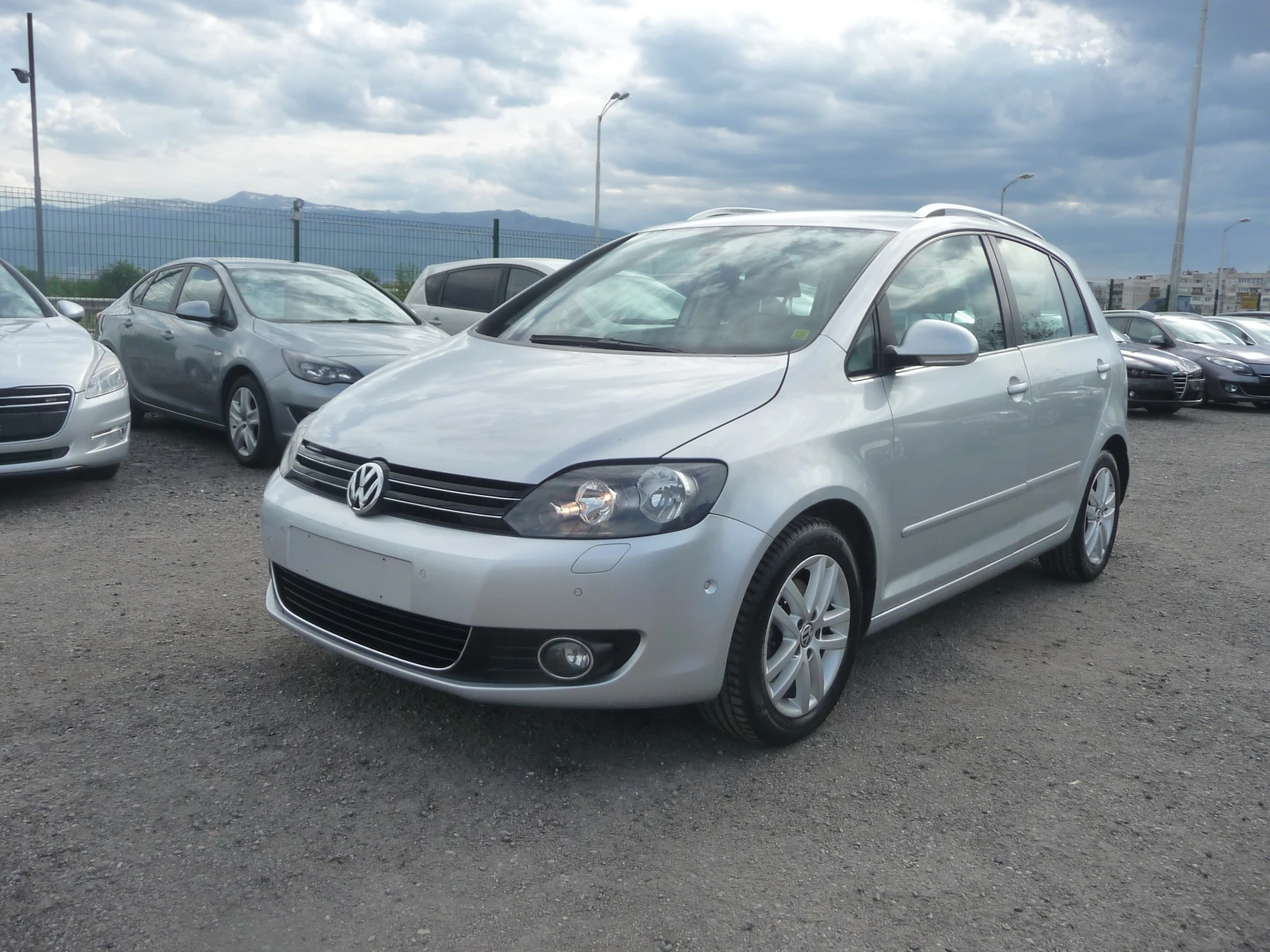 VW Golf Plus 1.6TDI-HIGH LINE ПЕРФЕКТЕН - изображение 2