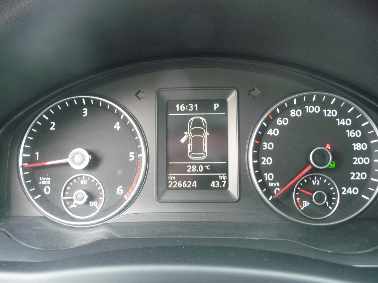 VW Golf Plus 1.6TDI-HIGH LINE ПЕРФЕКТЕН - изображение 10