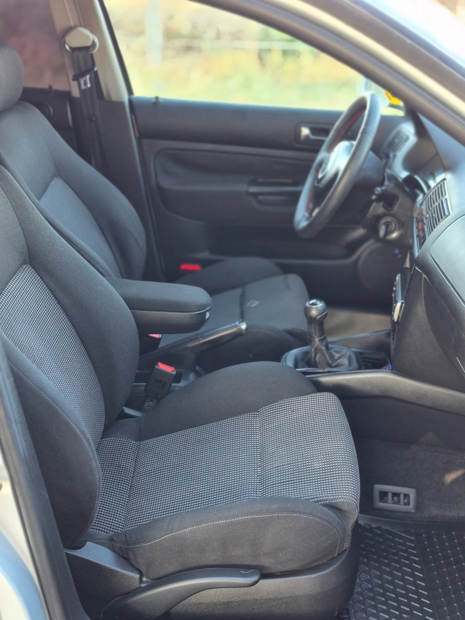 VW Golf 1.9 TDI 116 Коня 6 скорости* *  - изображение 10