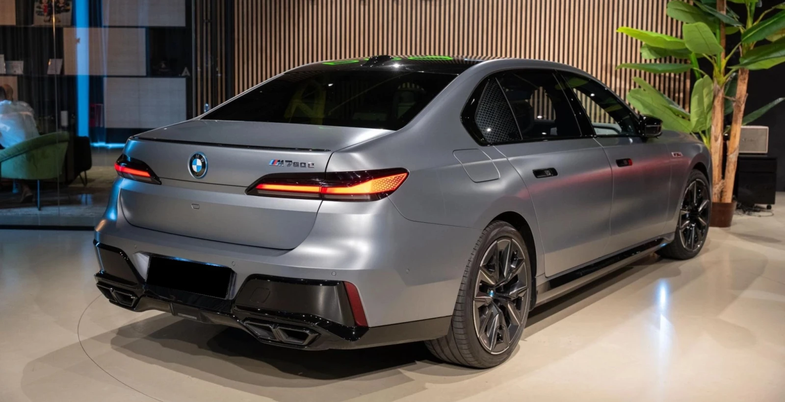 BMW 760 M760e Plug-in Hybrid xDrive - изображение 5