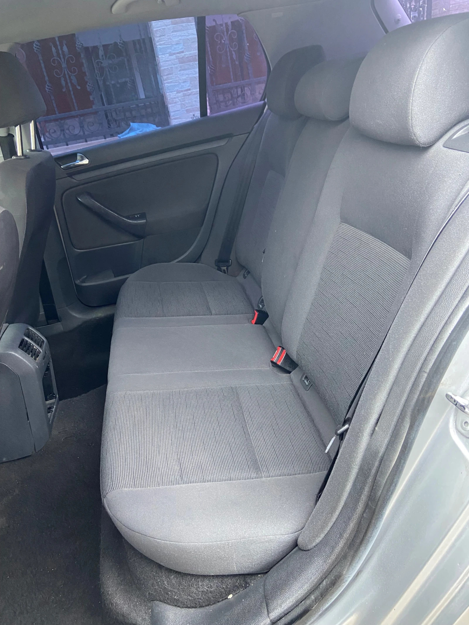 VW Golf !!!ПРОДАВА СЕ !!! Голф 5 1.9тди 105 к.с. 77kW 2005 - изображение 6