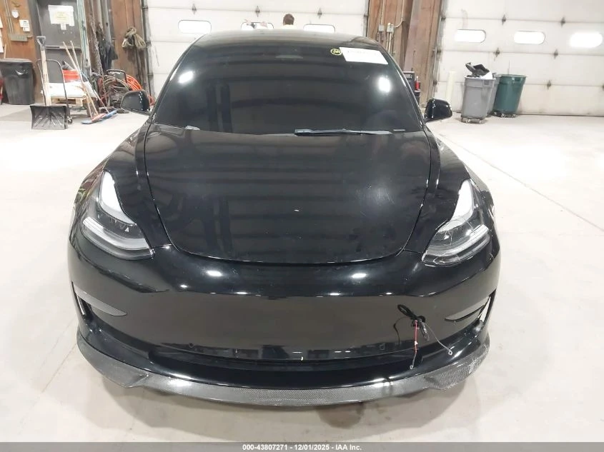 Tesla Model 3 U  U UX All Wheel Drive - изображение 4