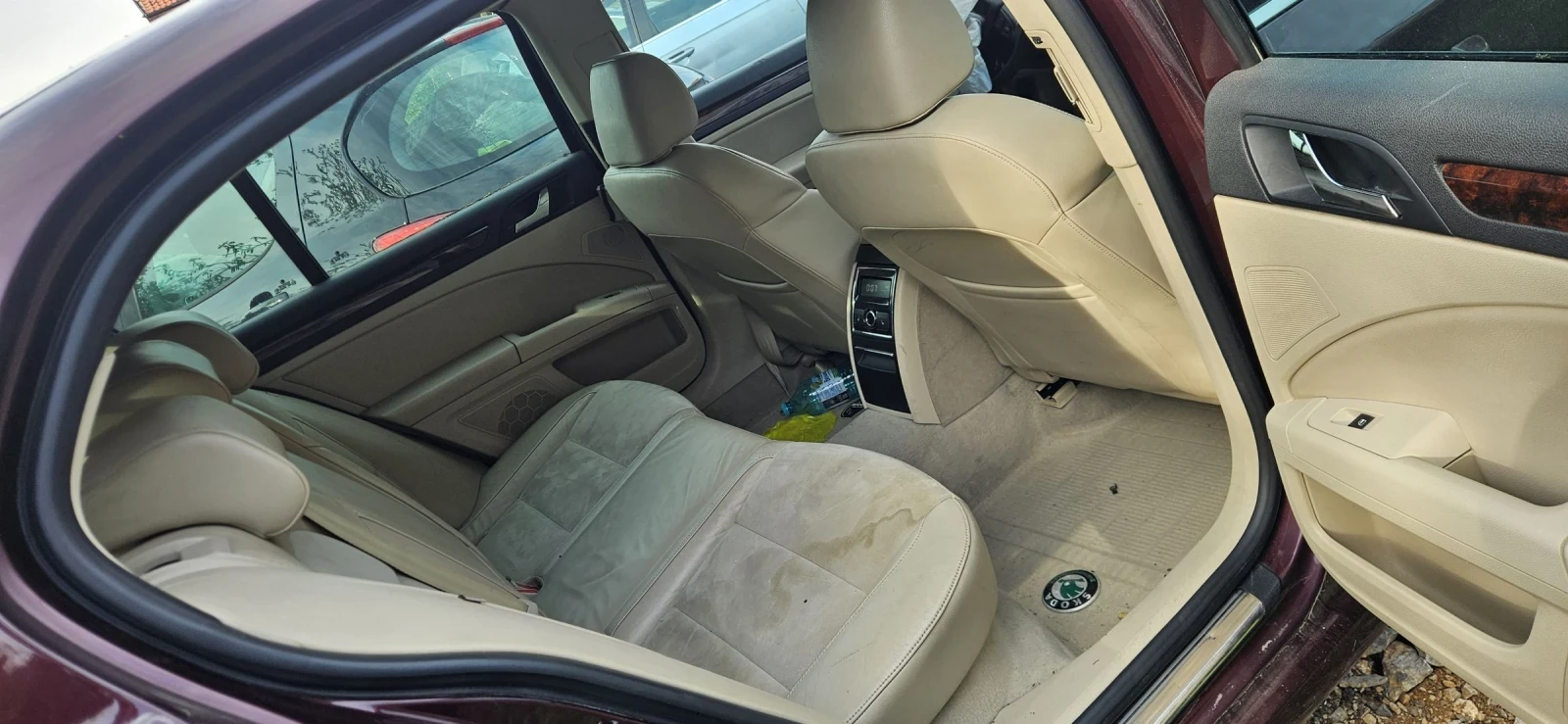 Skoda Superb 2.0 TDI DSG 170 коня, снимка 8 - Автомобили и джипове - 54382316