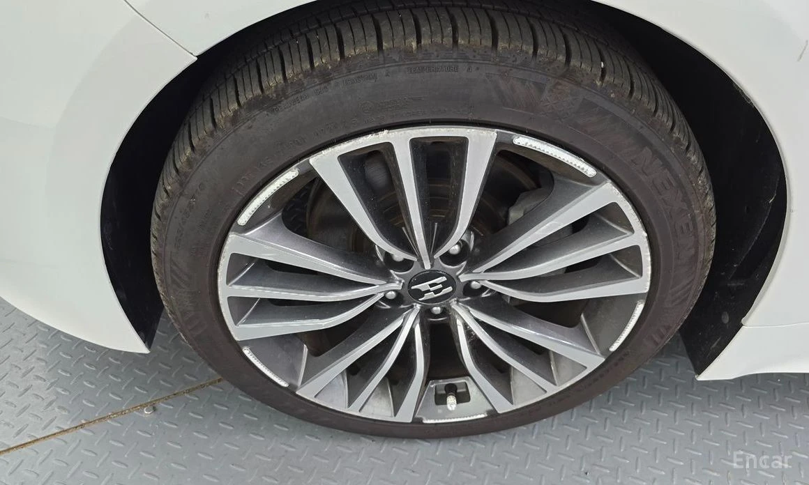 Kia Stinger, снимка 5 - Автомобили и джипове - 54640768