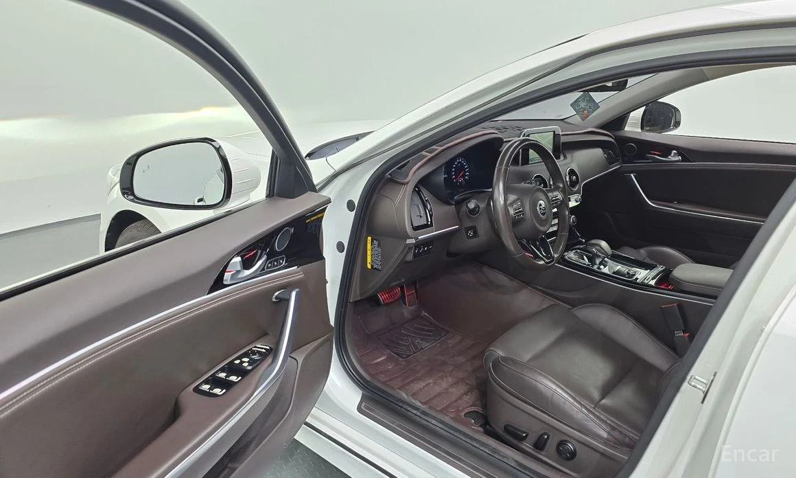 Kia Stinger, снимка 10 - Автомобили и джипове - 54640768