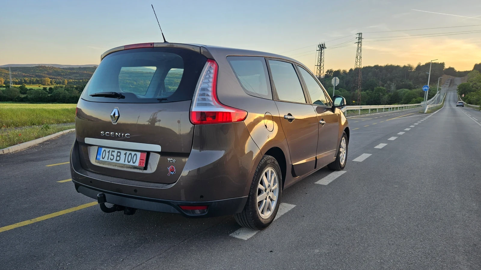 Renault Scenic 1.4 , снимка 4 - Автомобили и джипове - 54736537