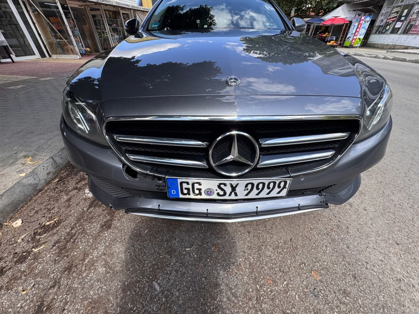 Mercedes-Benz E 220, снимка 11 - Автомобили и джипове - 55446924
