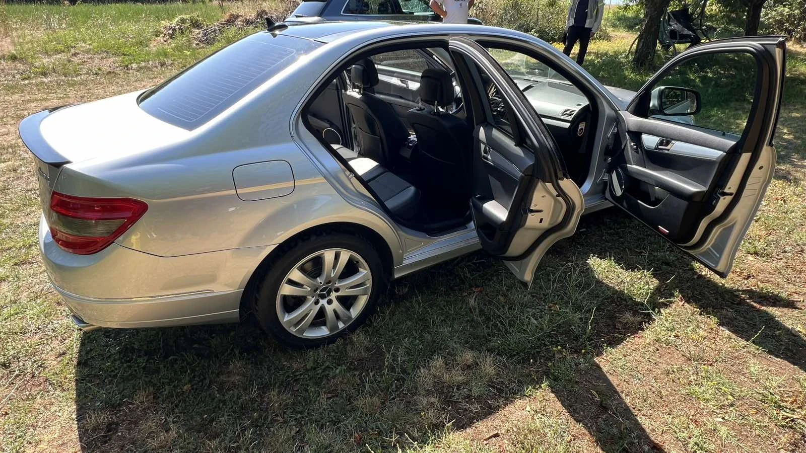 Mercedes-Benz C 320, снимка 5 - Автомобили и джипове - 55587411