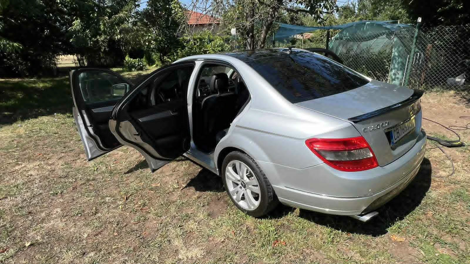 Mercedes-Benz C 320, снимка 8 - Автомобили и джипове - 55587411