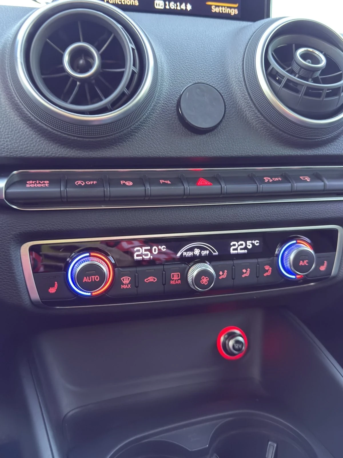Audi A3 1.4 бензин/метан фабрично G-tron , снимка 7 - Автомобили и джипове - 55663729