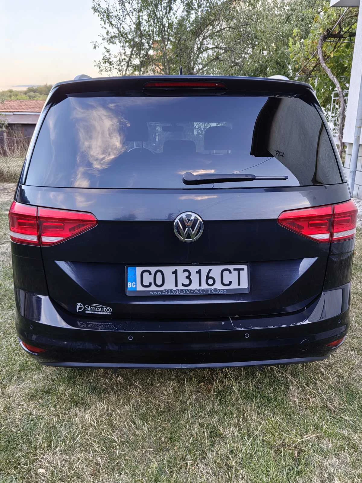 VW Touran 1.6 TDI, снимка 5 - Автомобили и джипове - 56006104